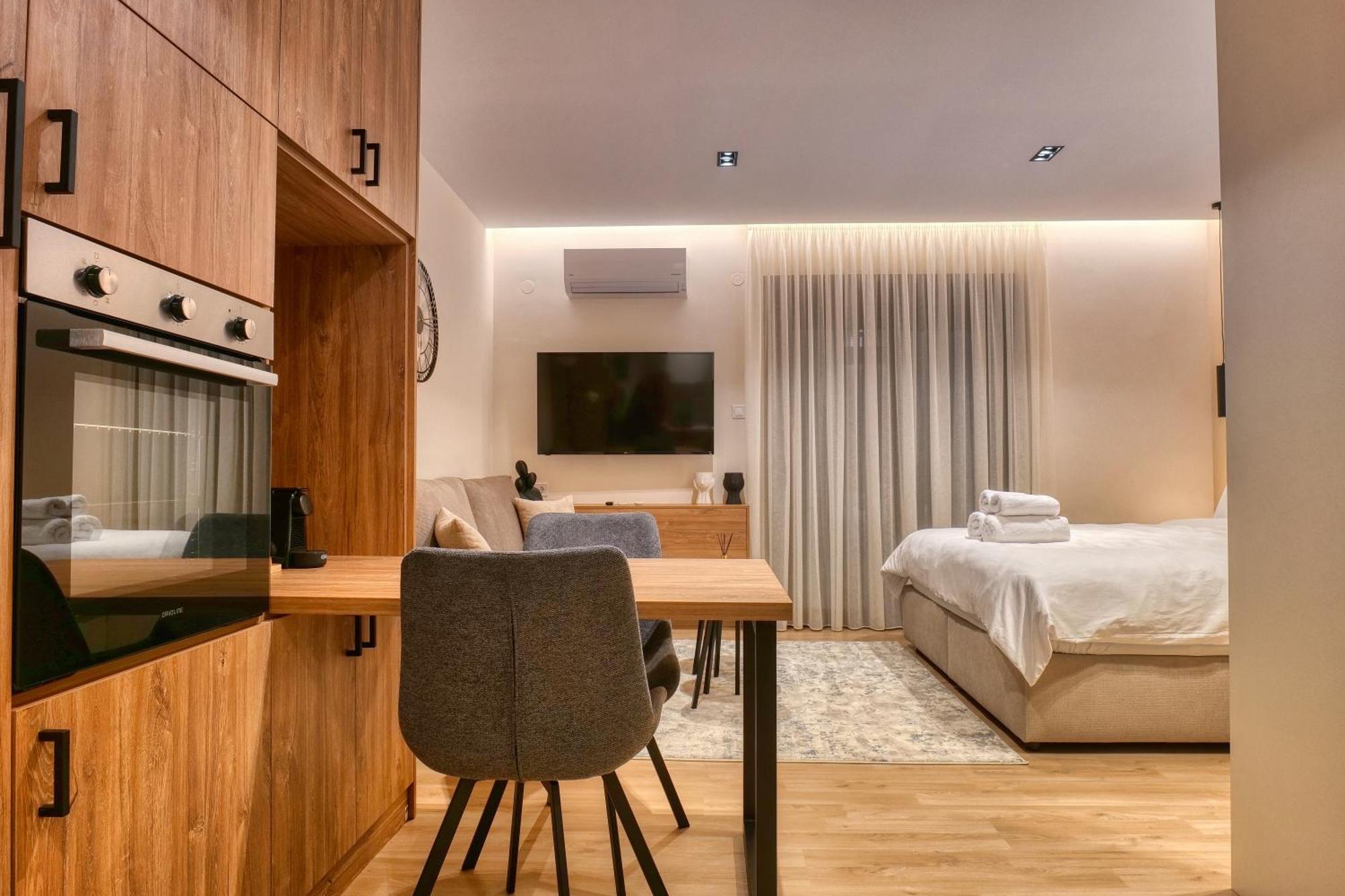 Harmony Center Luxury Apartment Komotiní Eksteriør bilde